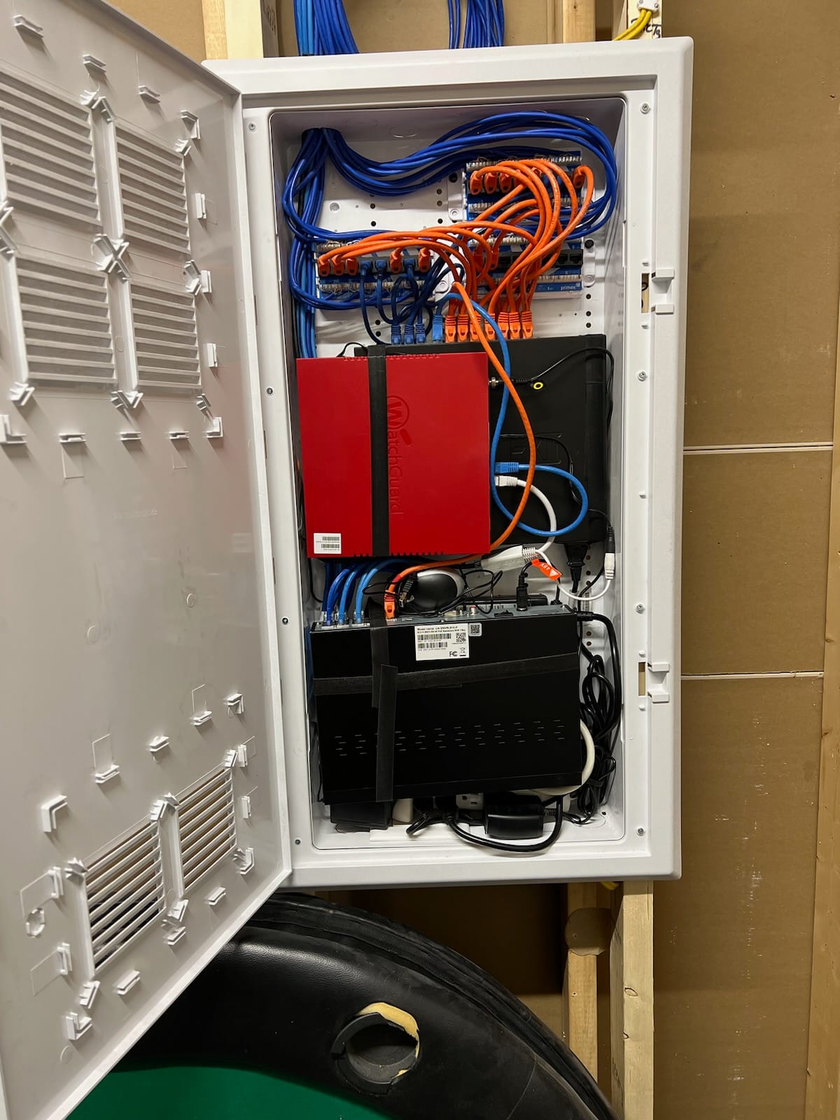Multi-Media Wifi Transparent Panel Box