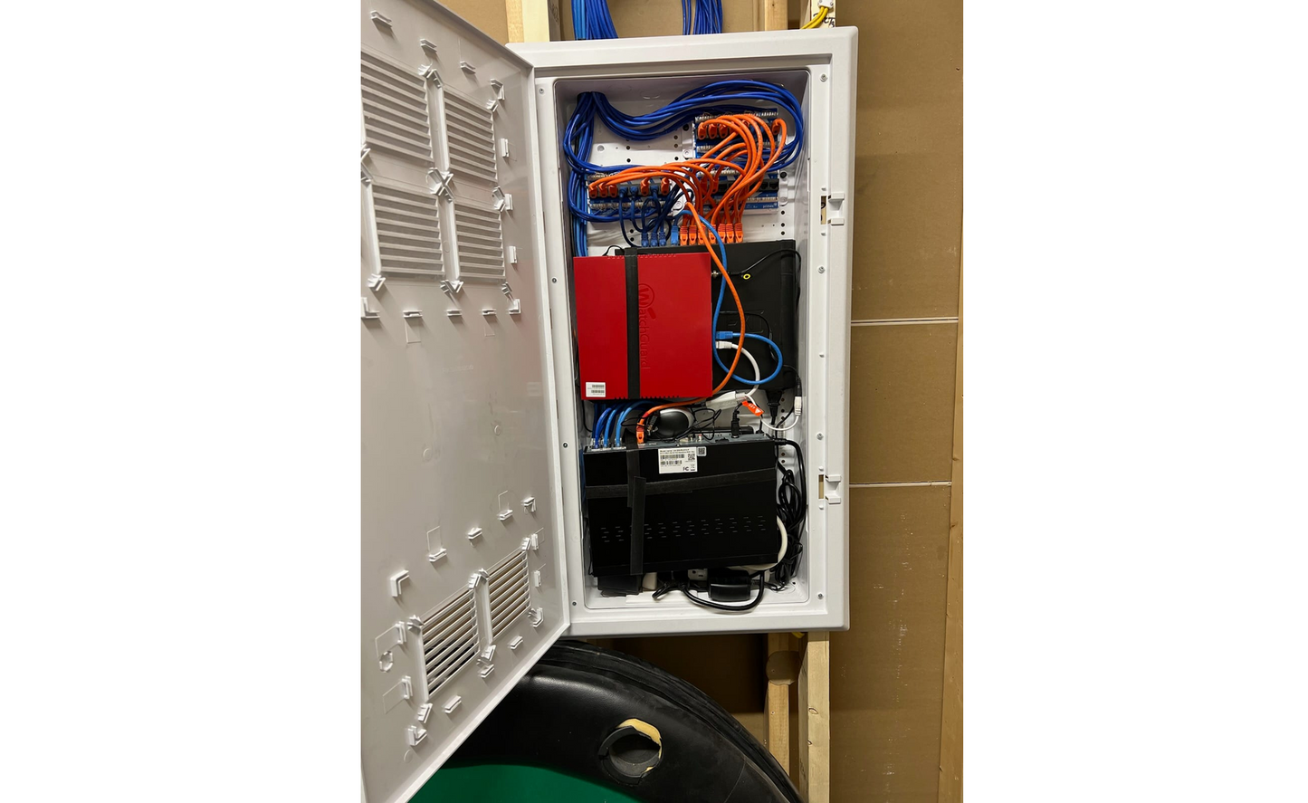 Multi-Media Wifi Transparent Panel Box