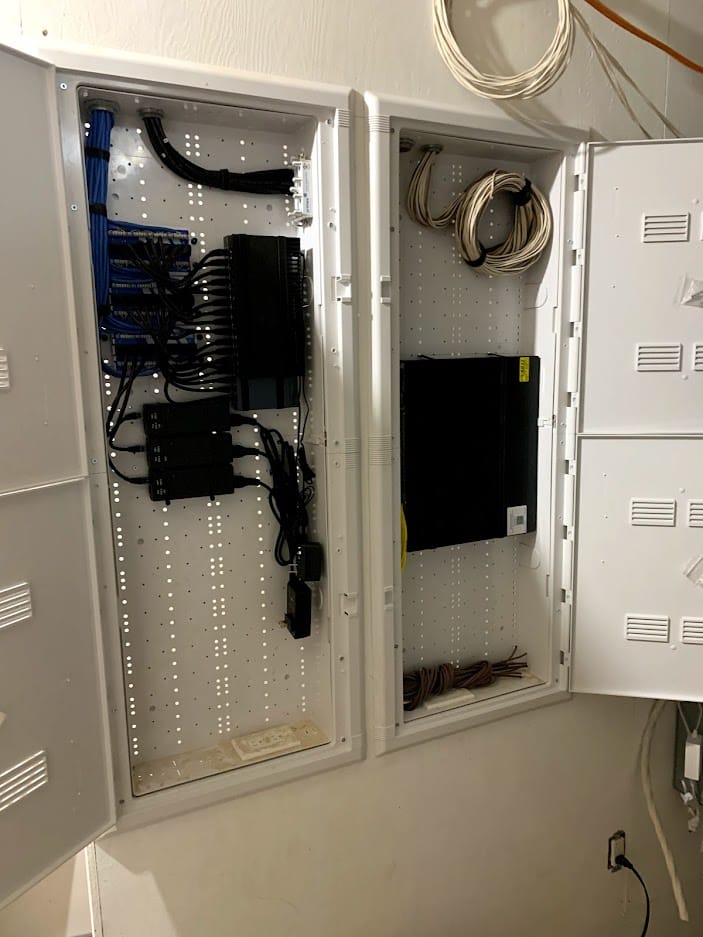 Multi-Media Wifi Transparent Panel Box
